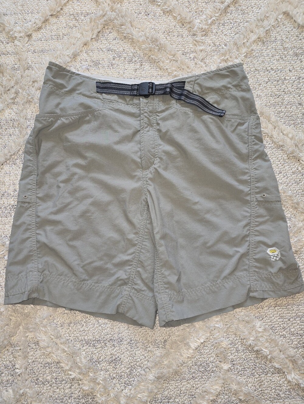 Mountain Hardwear Men’s Shorts Olive Green Size Large Hiking Outdoor Gorpcore